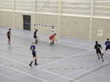 Zaalvoetbal S.K.N.W.K. JO19-1 in Laco Sportcentrum te Zierikzee (29-12-2023) (24/52)